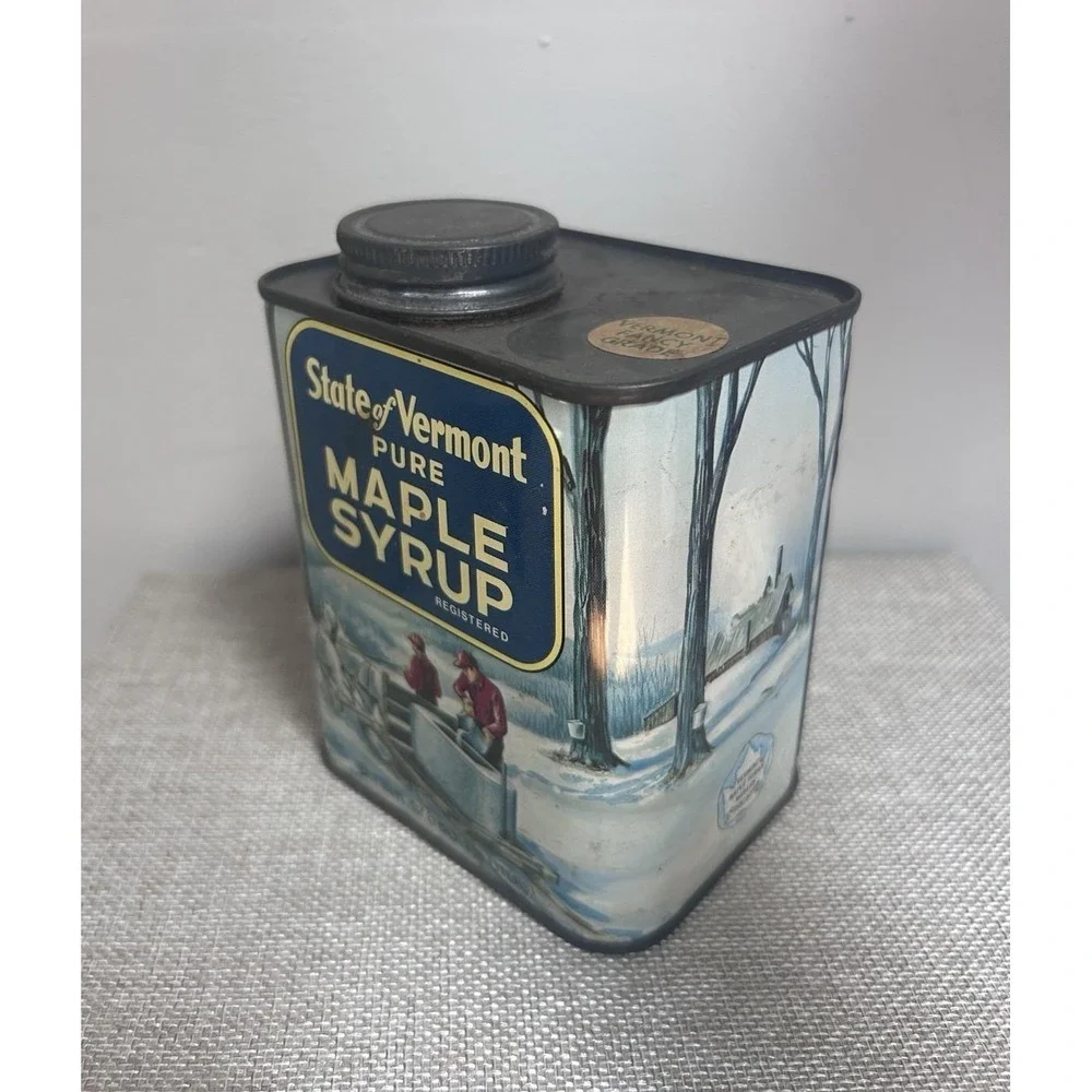 Vtg State Of Vermont Pure Maple Syrup Decorative Tin 32 oz Empty Winter scene